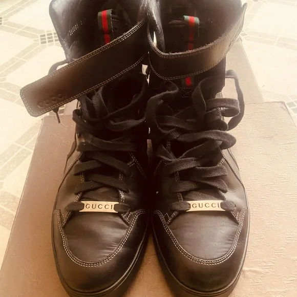 Gucci Black Sole Sneakers - Picture 4 of 7